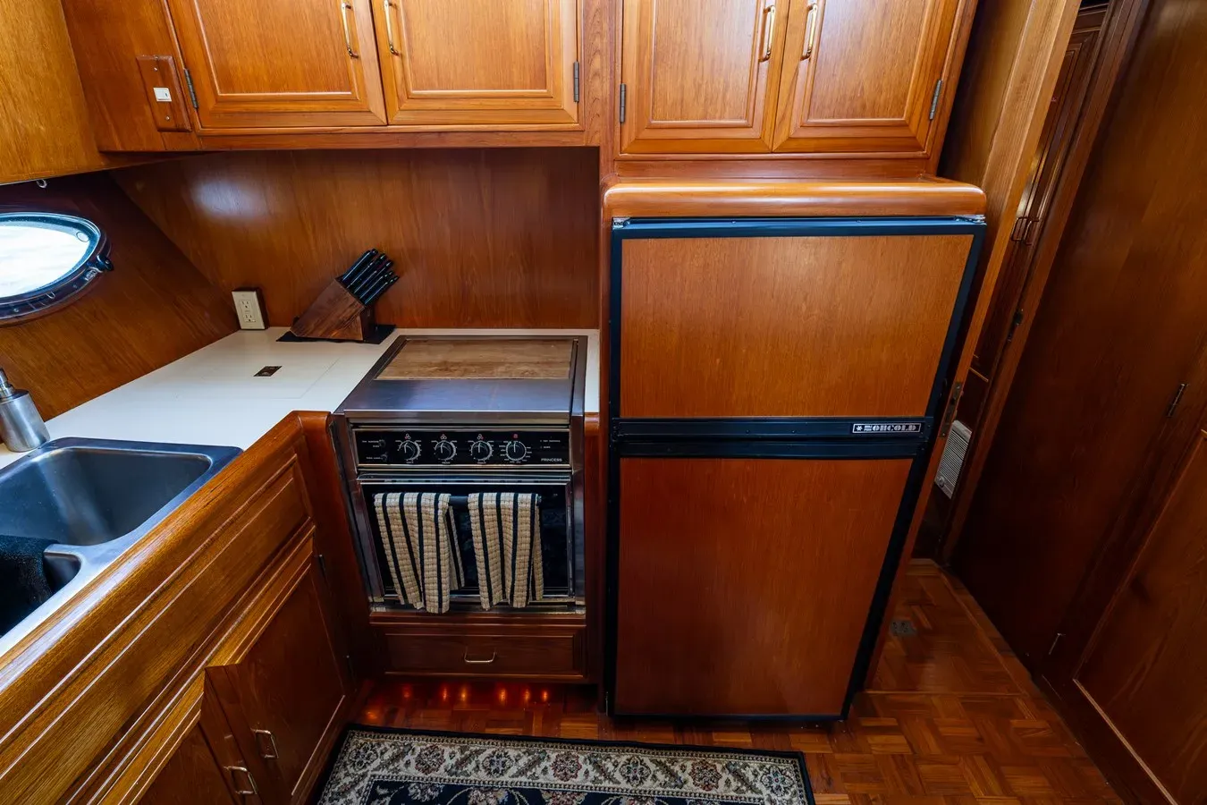 Buy a Sheridan Eagle at Shestakov Yacht Sales