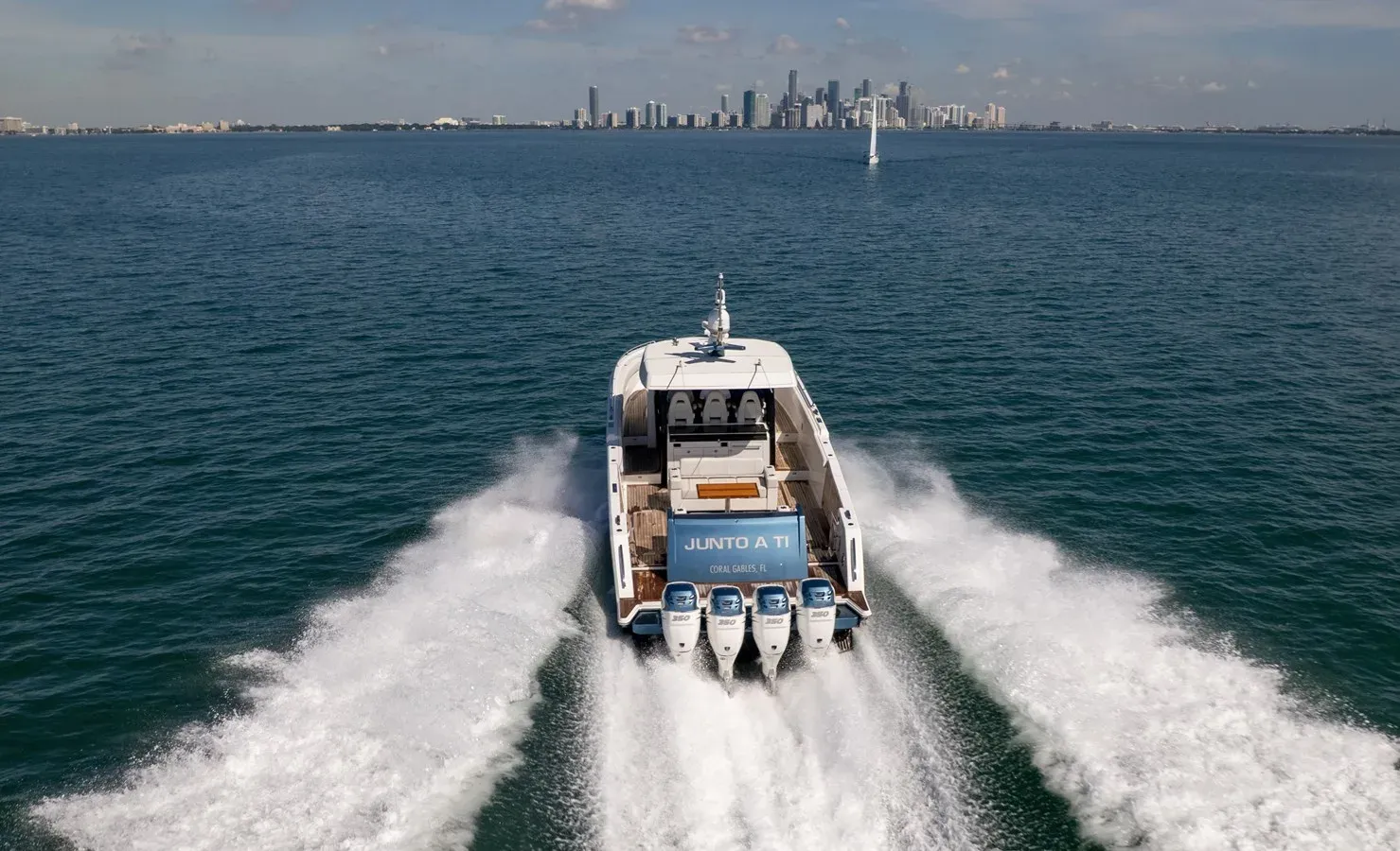 Buy a yacht Junto a Ti 45 Divergence Sport