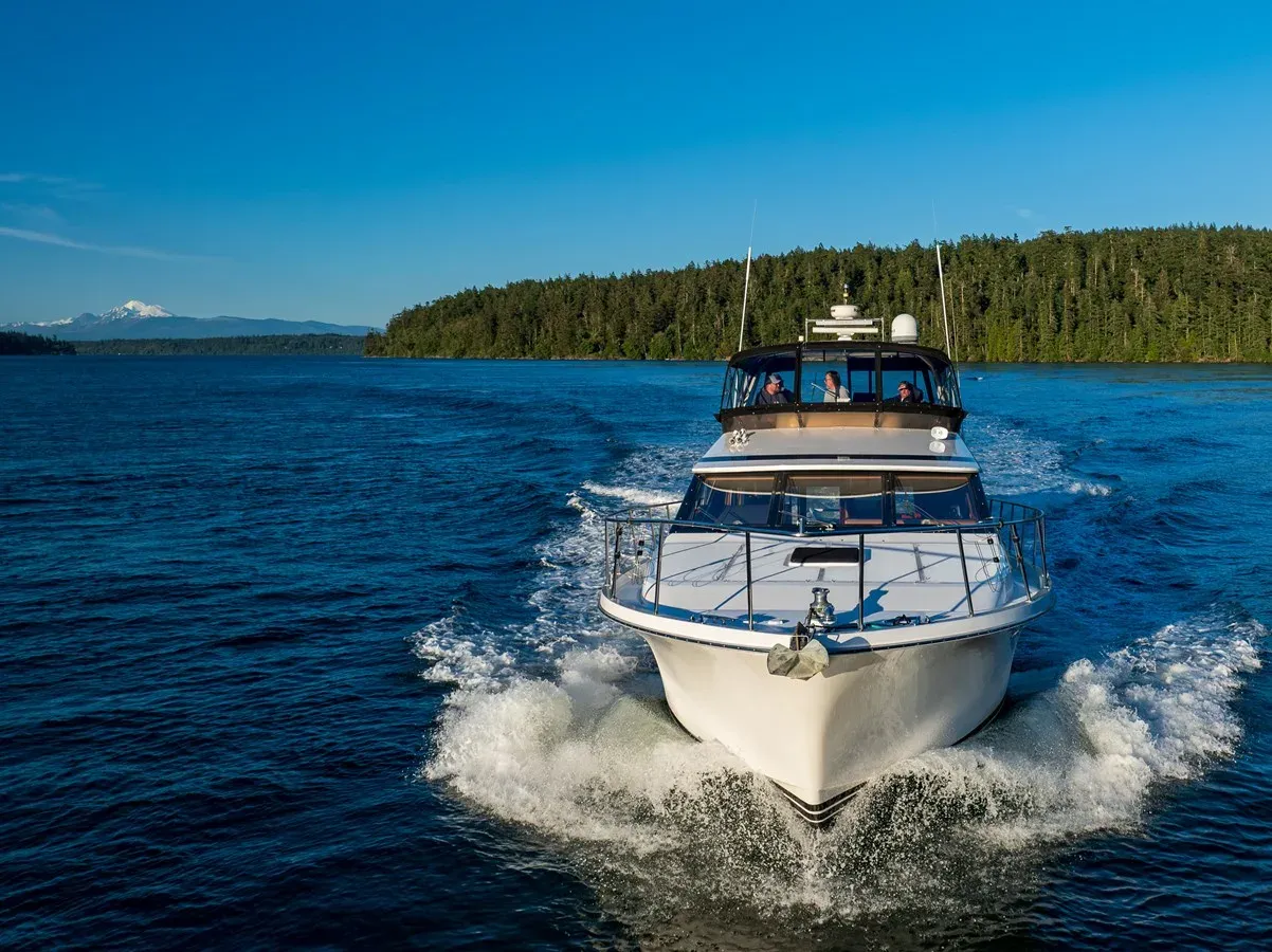 Buy a Bella Luna 1990 at Shestakov Yacht Sales