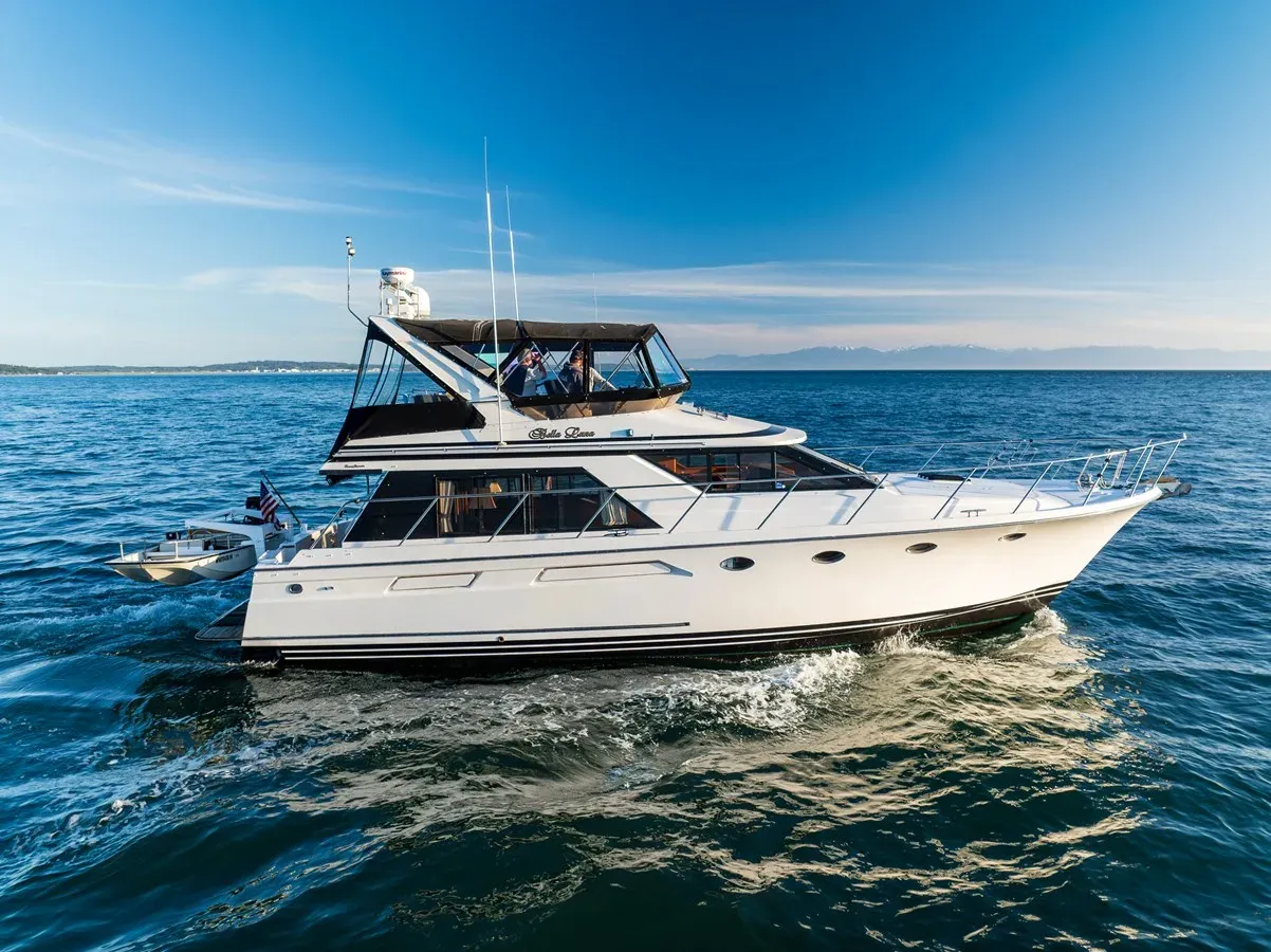 the best price on Bella Luna 1990