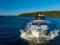 Buy a Bella Luna 1990 at Shestakov Yacht Sales