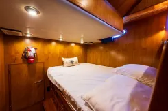 Bella Luna 48
