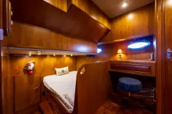 best yacht sales deals Bella Luna 1990