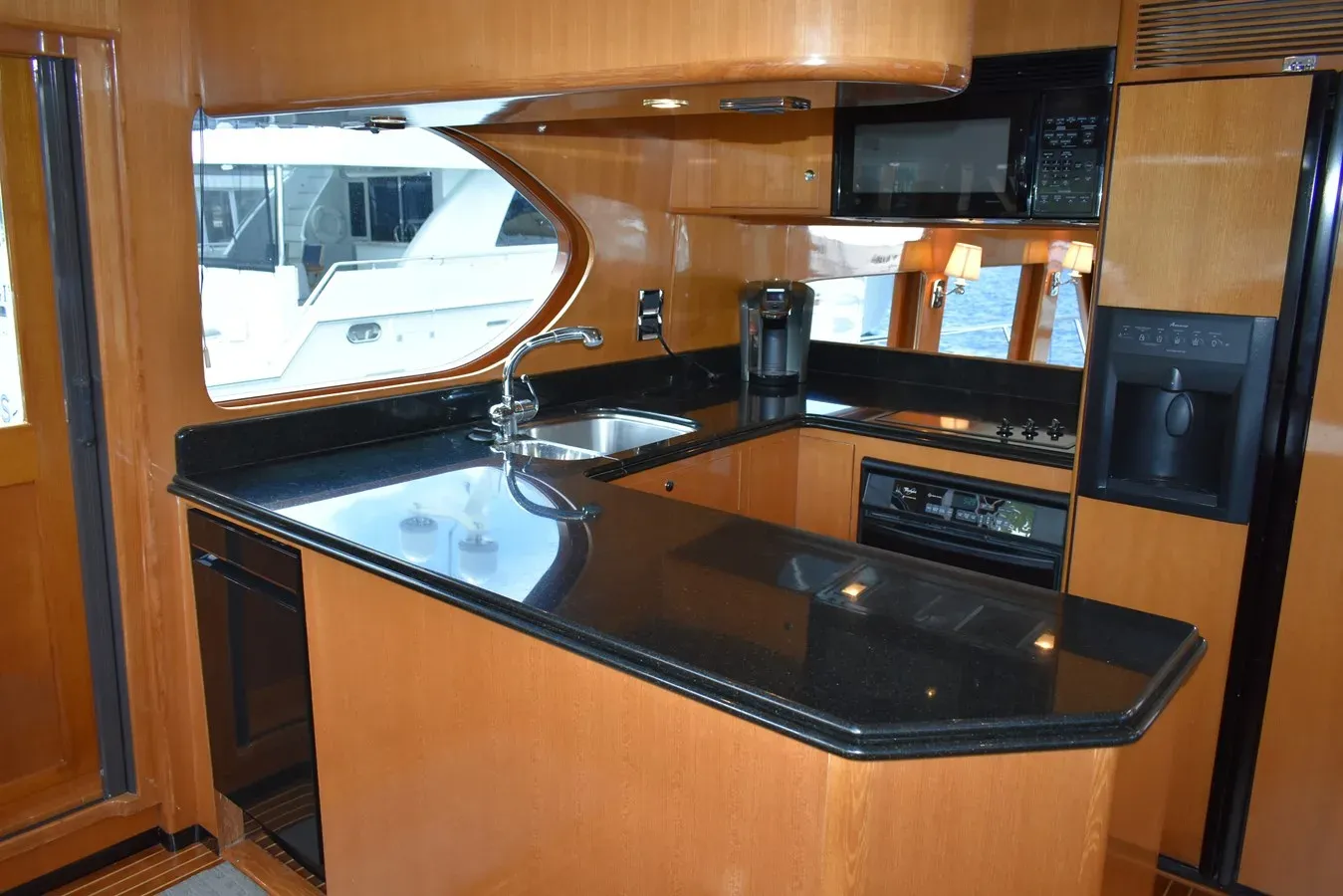 64 Ocean Alexander