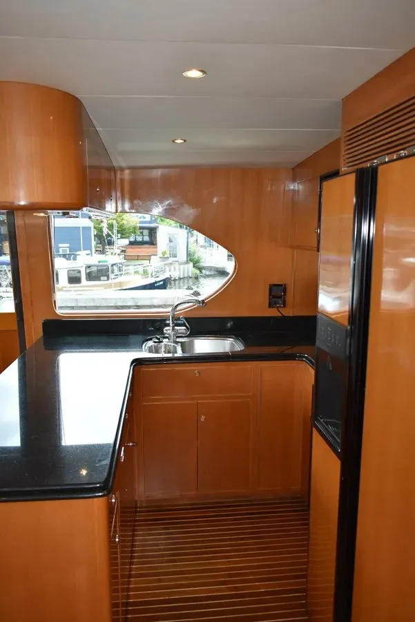 the best price on 64 Ocean Alexander 2004