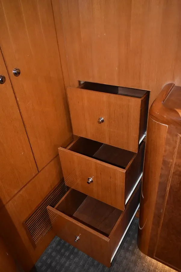 64 Ocean Alexander 2004 yacht sale