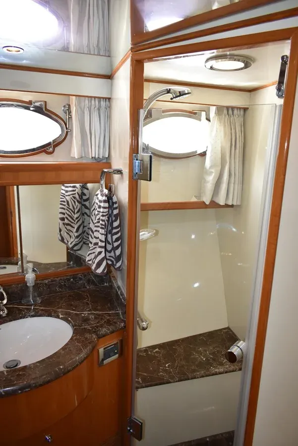64 Ocean Alexander 2004 price