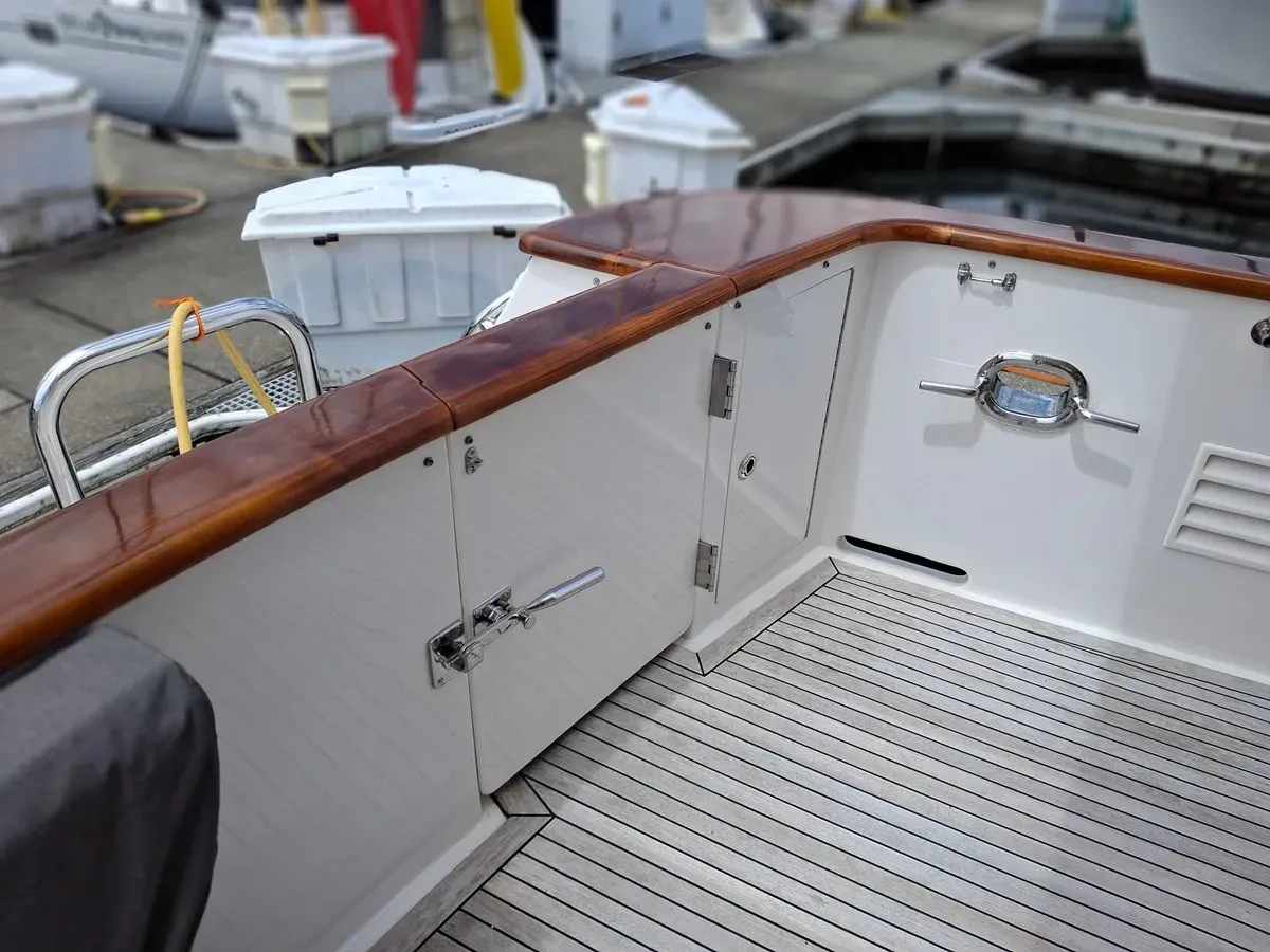 best yacht sales deals 64 Ocean Alexander