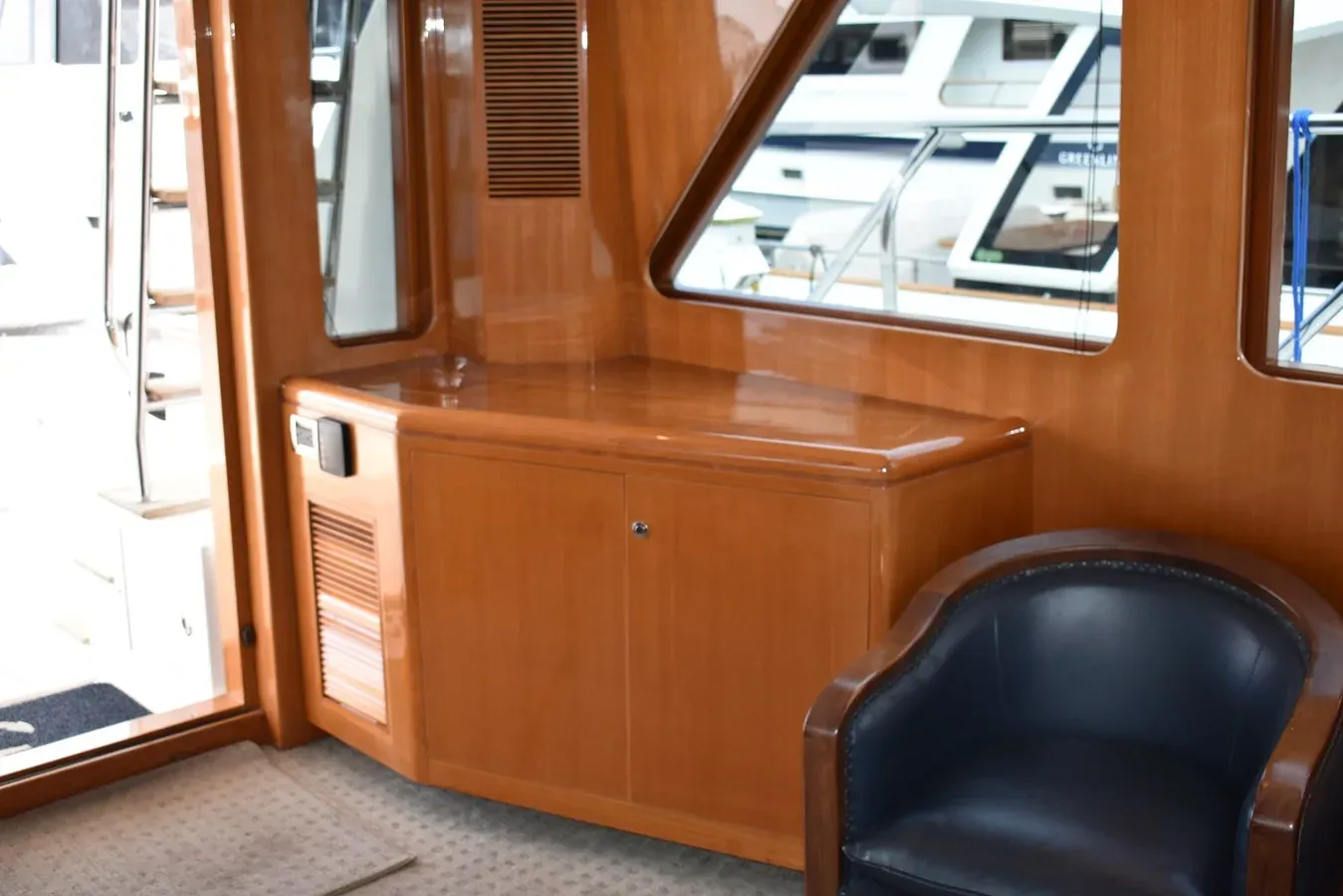 the best price on 64 Ocean Alexander 69
