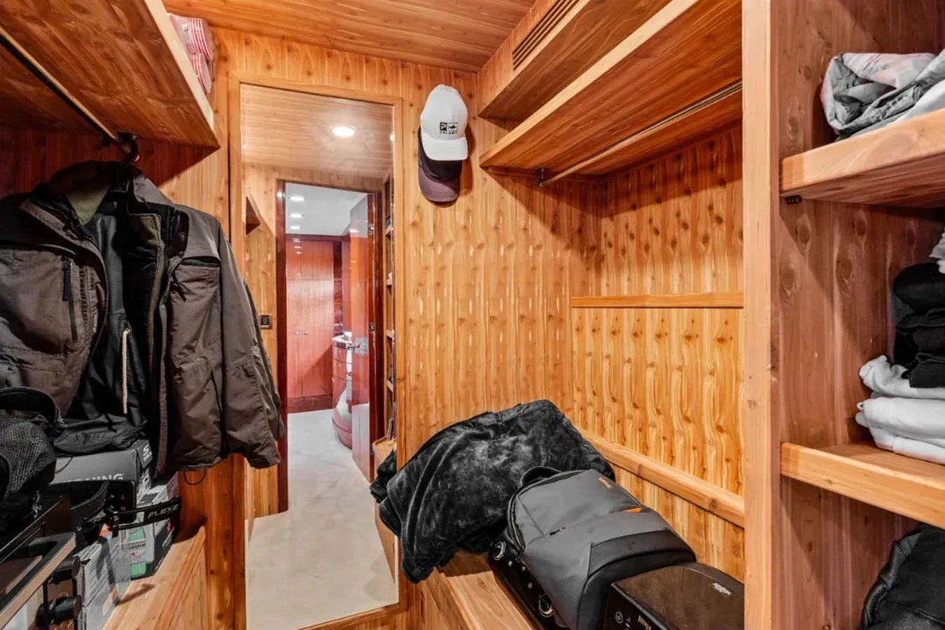the best price on SEA GRACE 2009