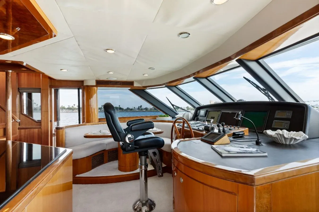 the best price on SEA GRACE - Ocean Alexander