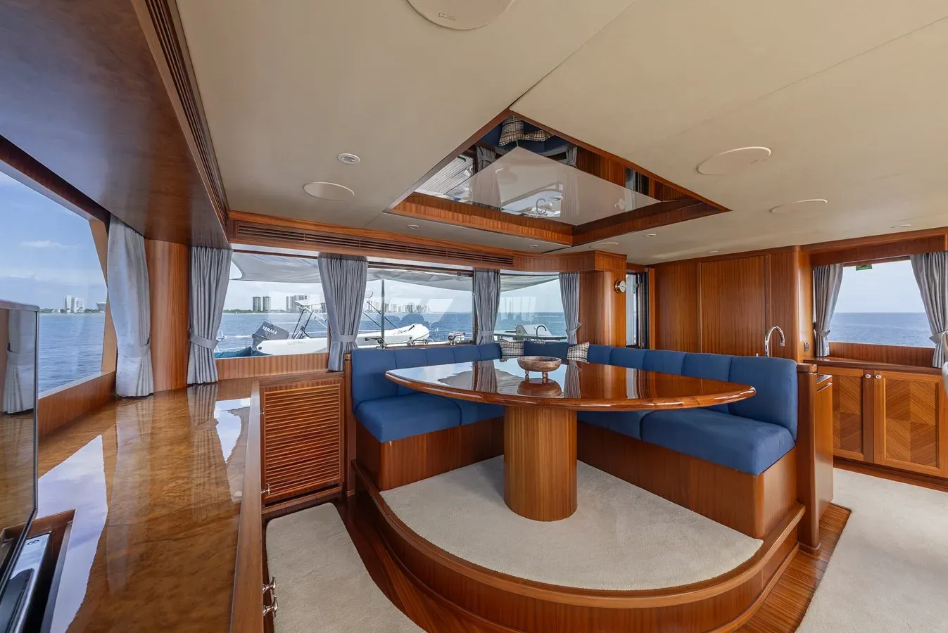 Buy a yacht ABOAT TIME 90 Skylounge