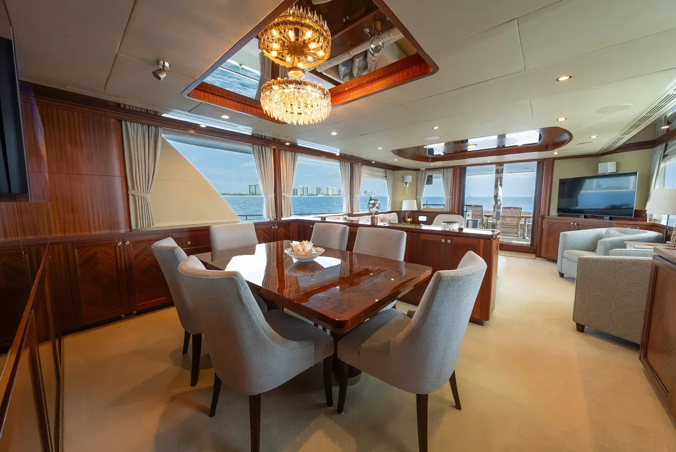 the best price on ABOAT TIME 90 Skylounge