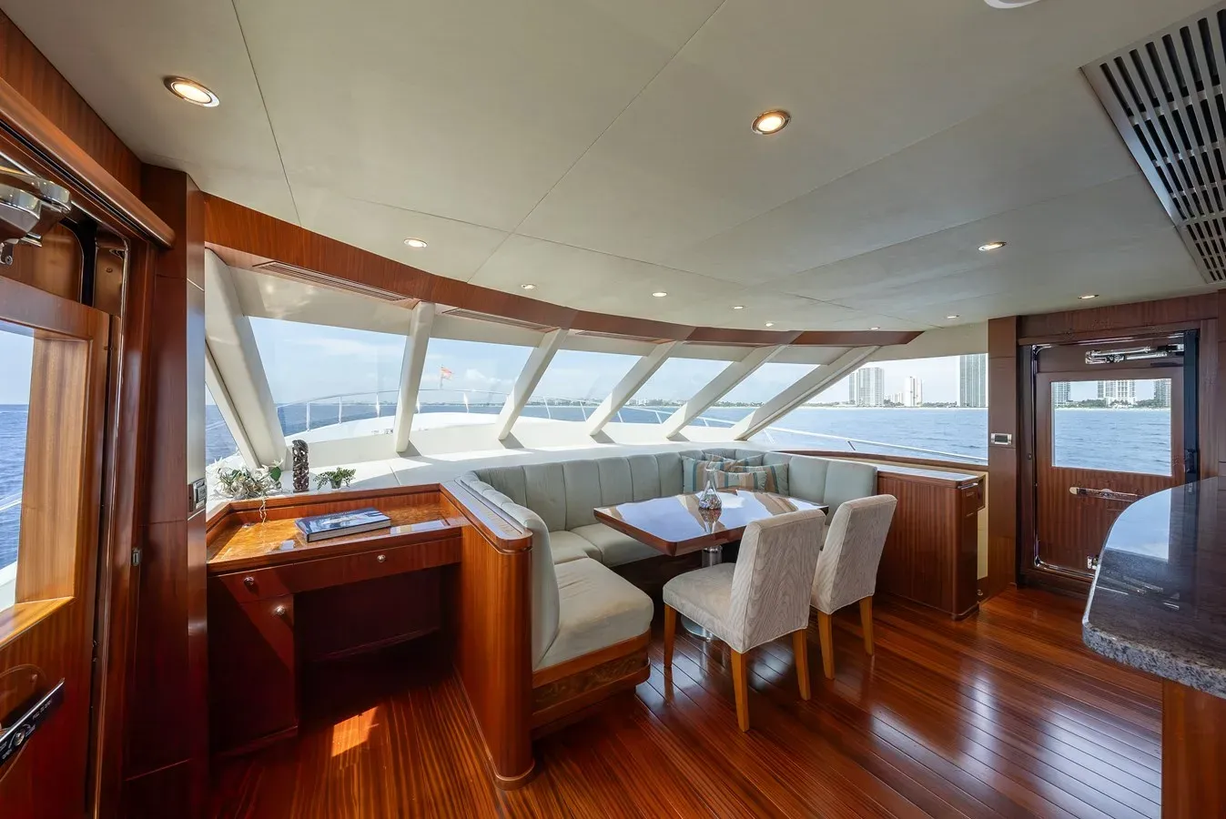 the best price on ABOAT TIME - Ocean Alexander