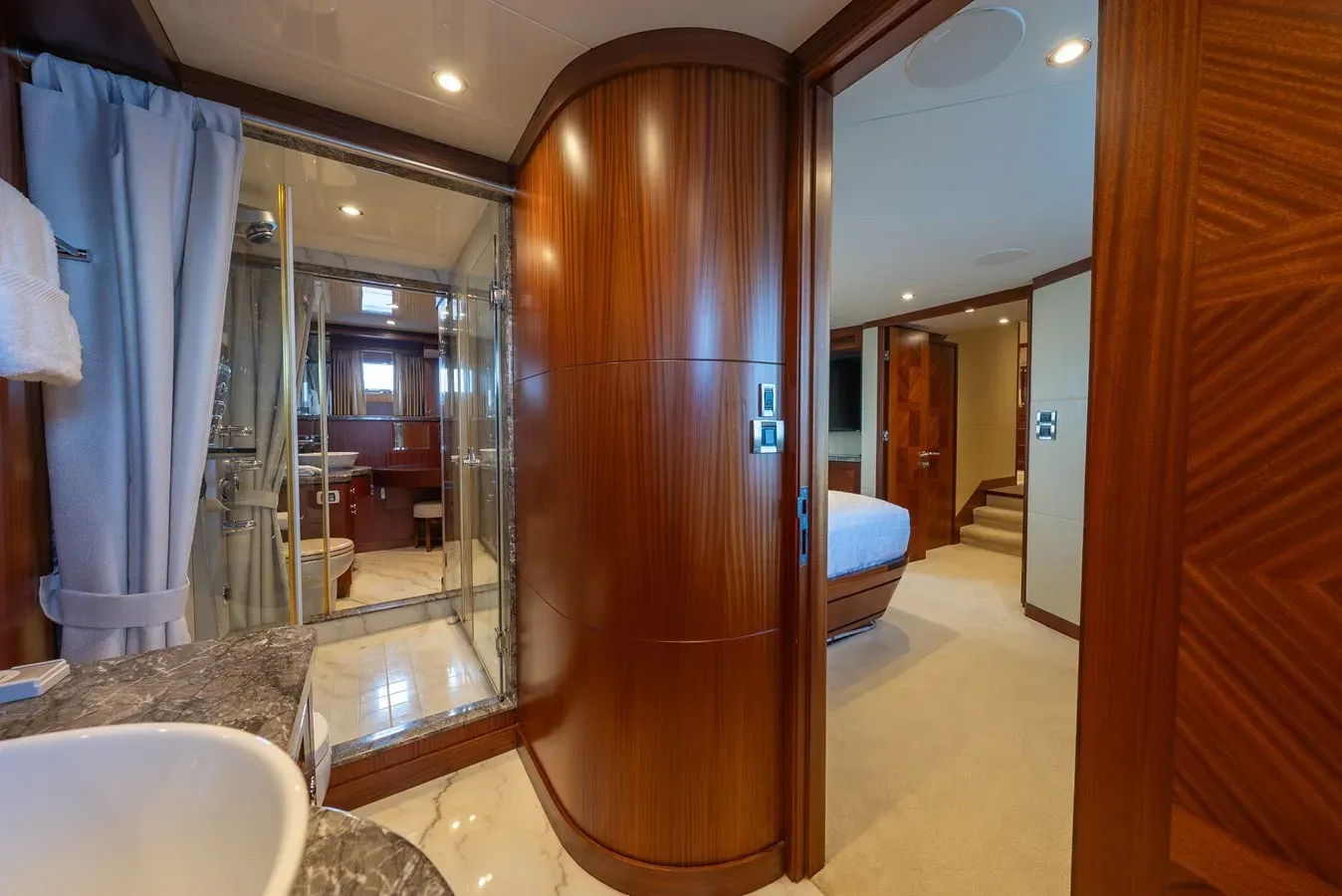ABOAT TIME 90 Skylounge