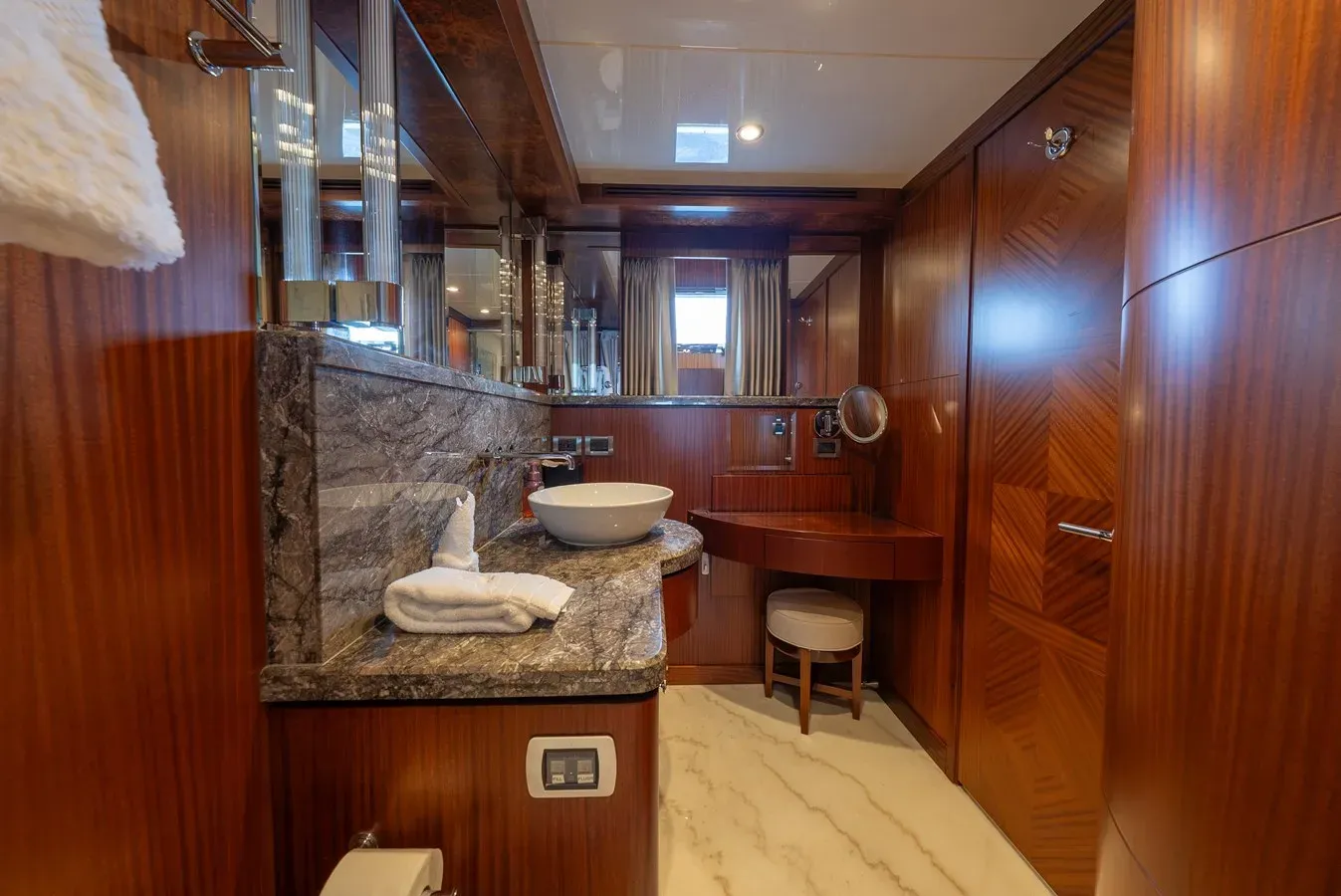 Buy a yacht ABOAT TIME 90