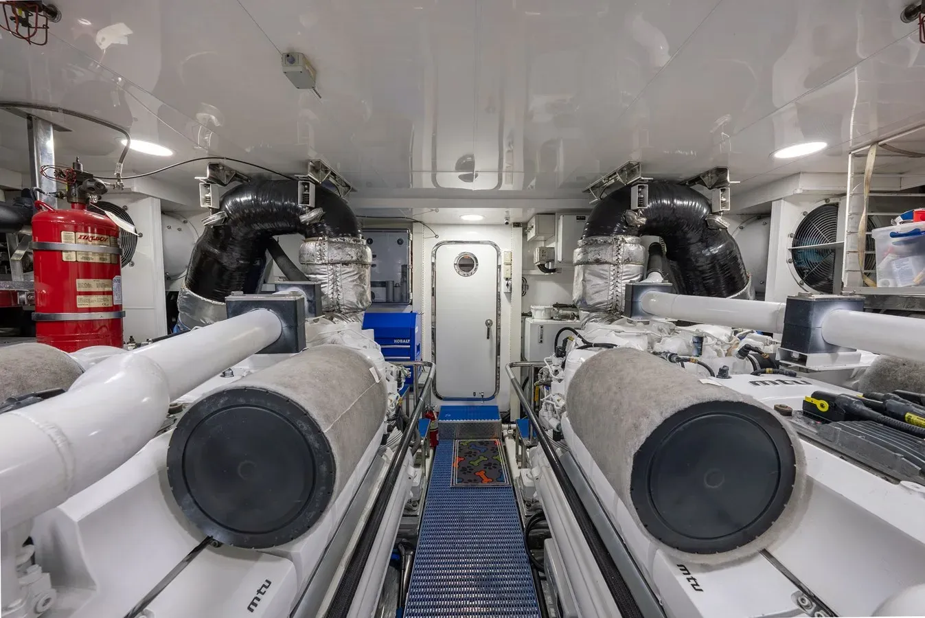 Buy a yacht ABOAT TIME 90 Skylounge