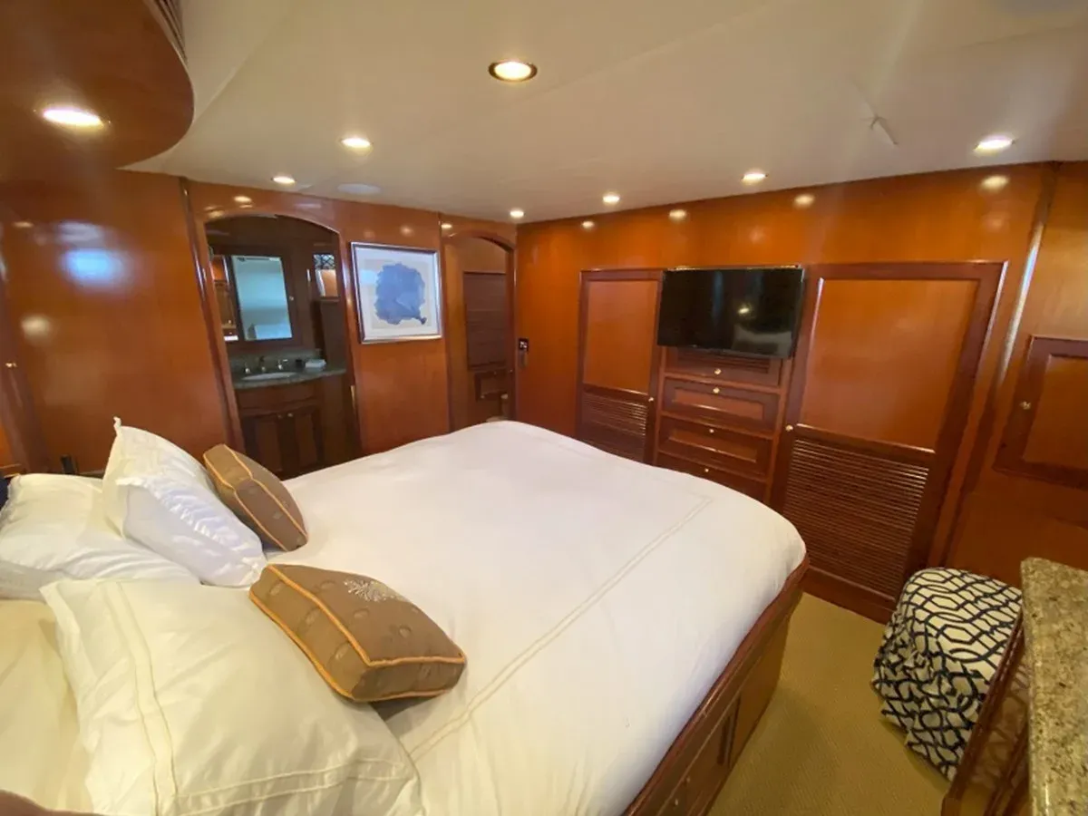 best yacht sales deals Tempus Fugit II 71
