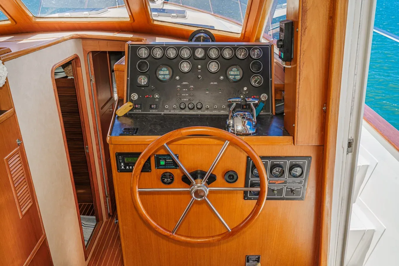 Buy a yacht Fifth Tuition - OFFSHORE YACHTS