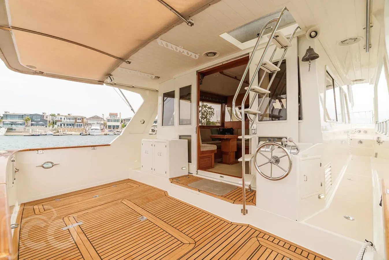 Buy a yacht Island Girl - OFFSHORE YACHTS