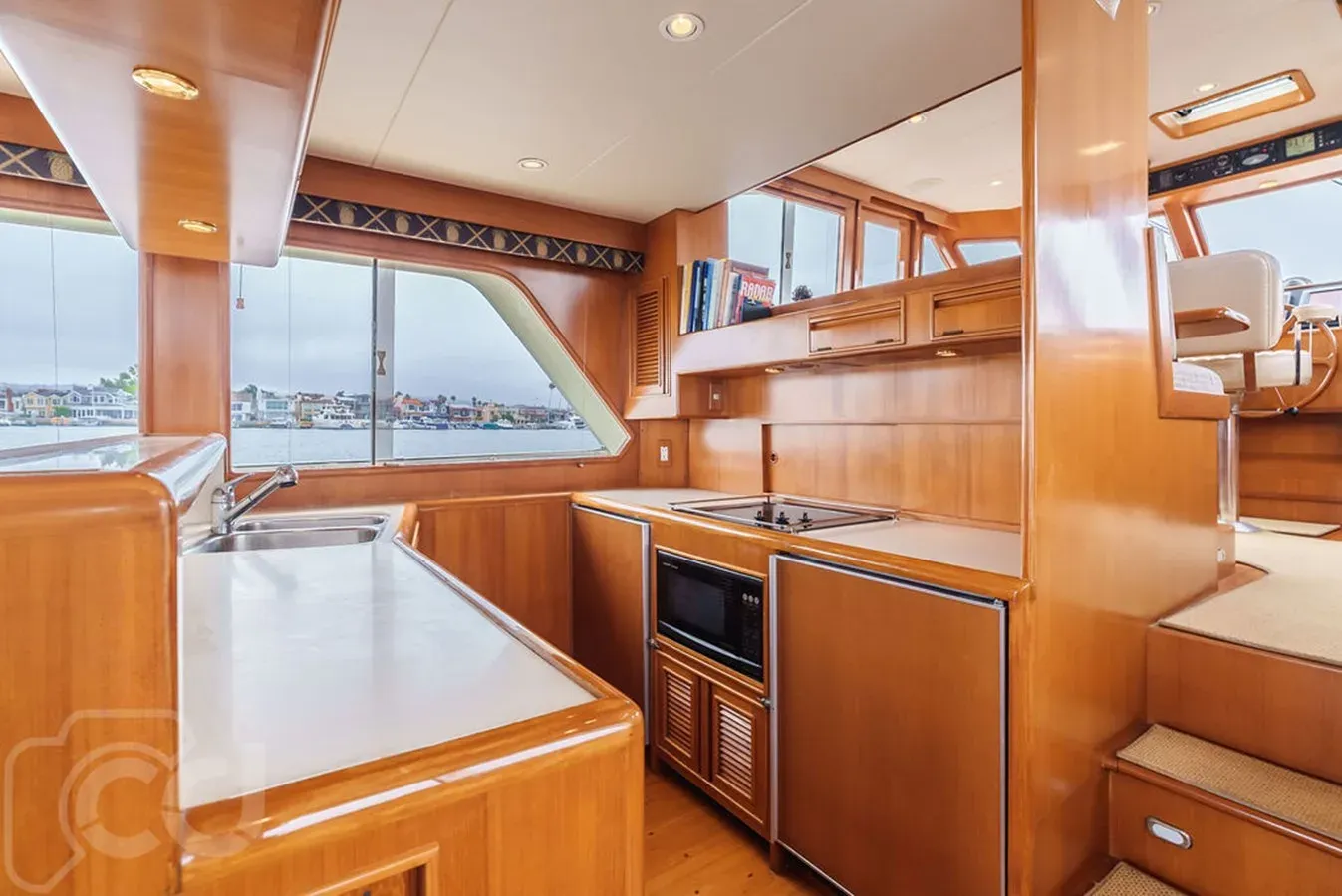 Buy a yacht Island Girl - OFFSHORE YACHTS