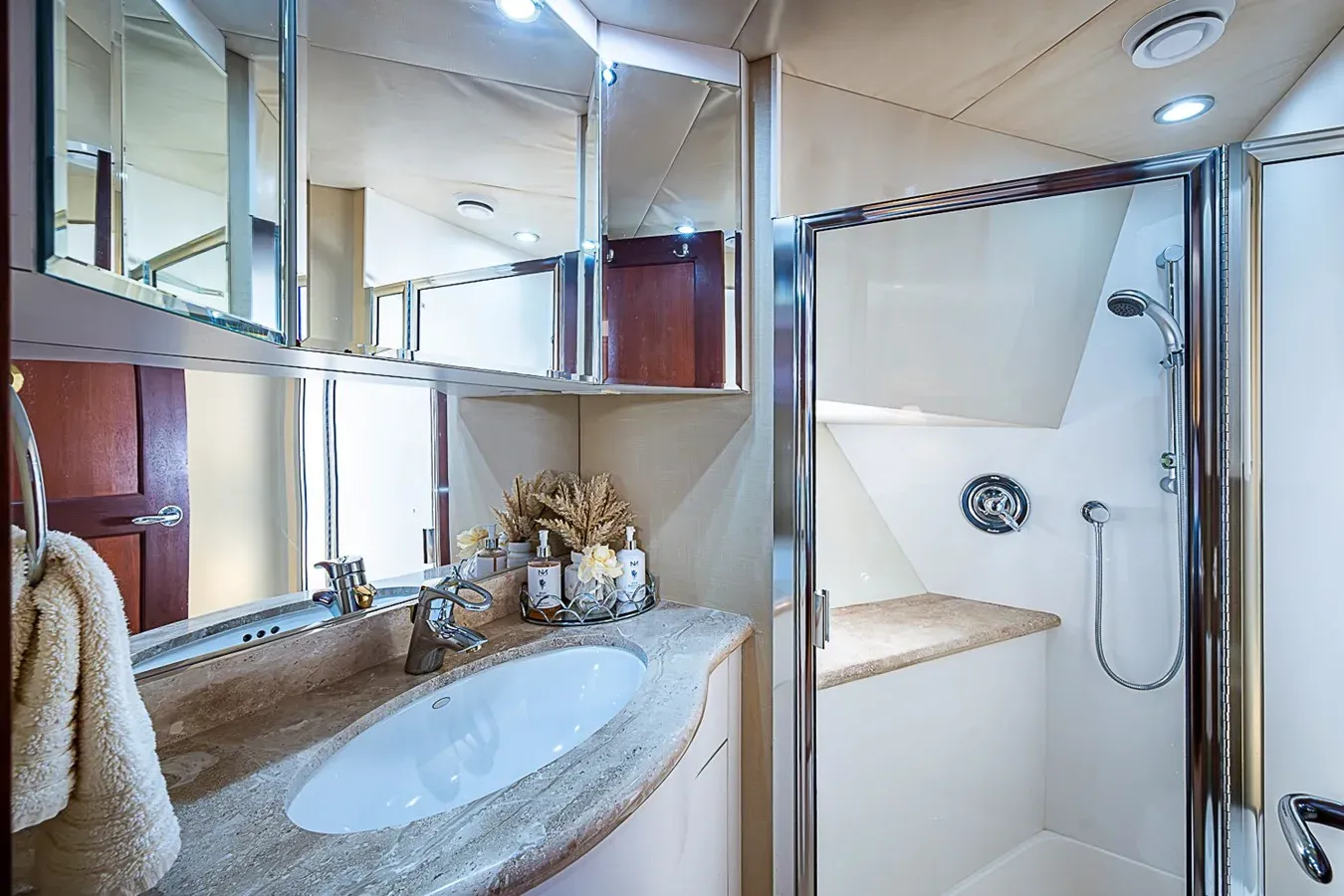 Southerner 65ft 2005 Pacific Mariner Diamond yacht sale
