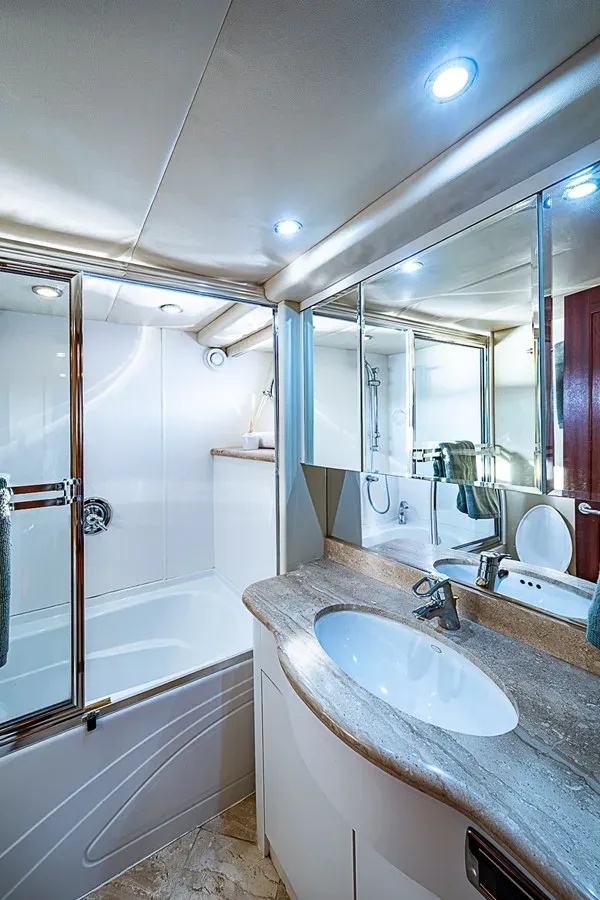 the best price on Southerner 65ft 2005 Pacific Mariner Diamond