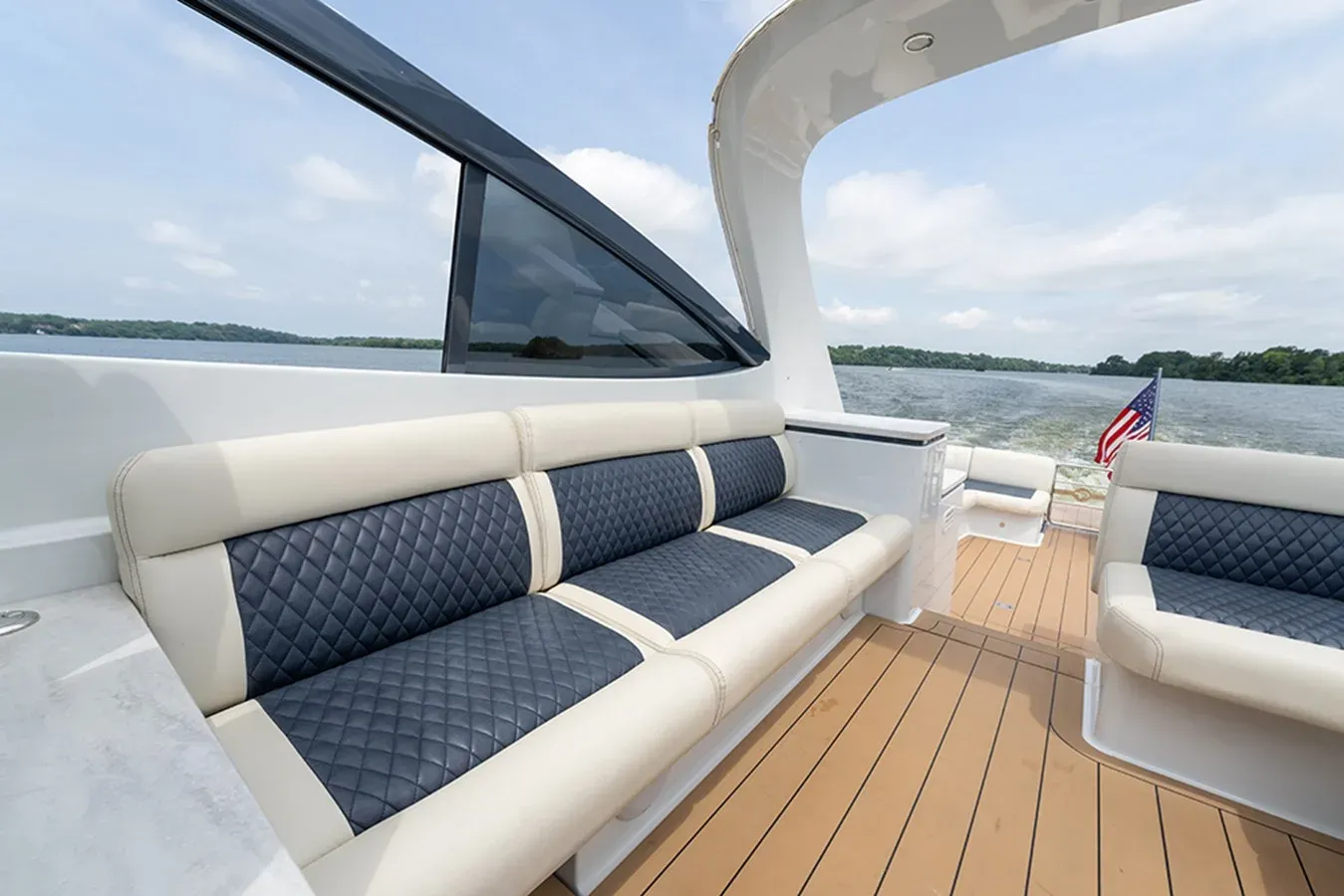 Buy a yacht TCB - PALM BEACH