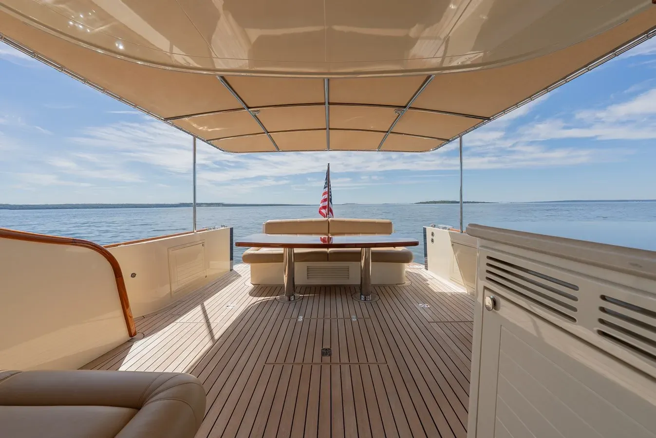 the best price on INDEPENDENCE Palm Beach 55 Sedan