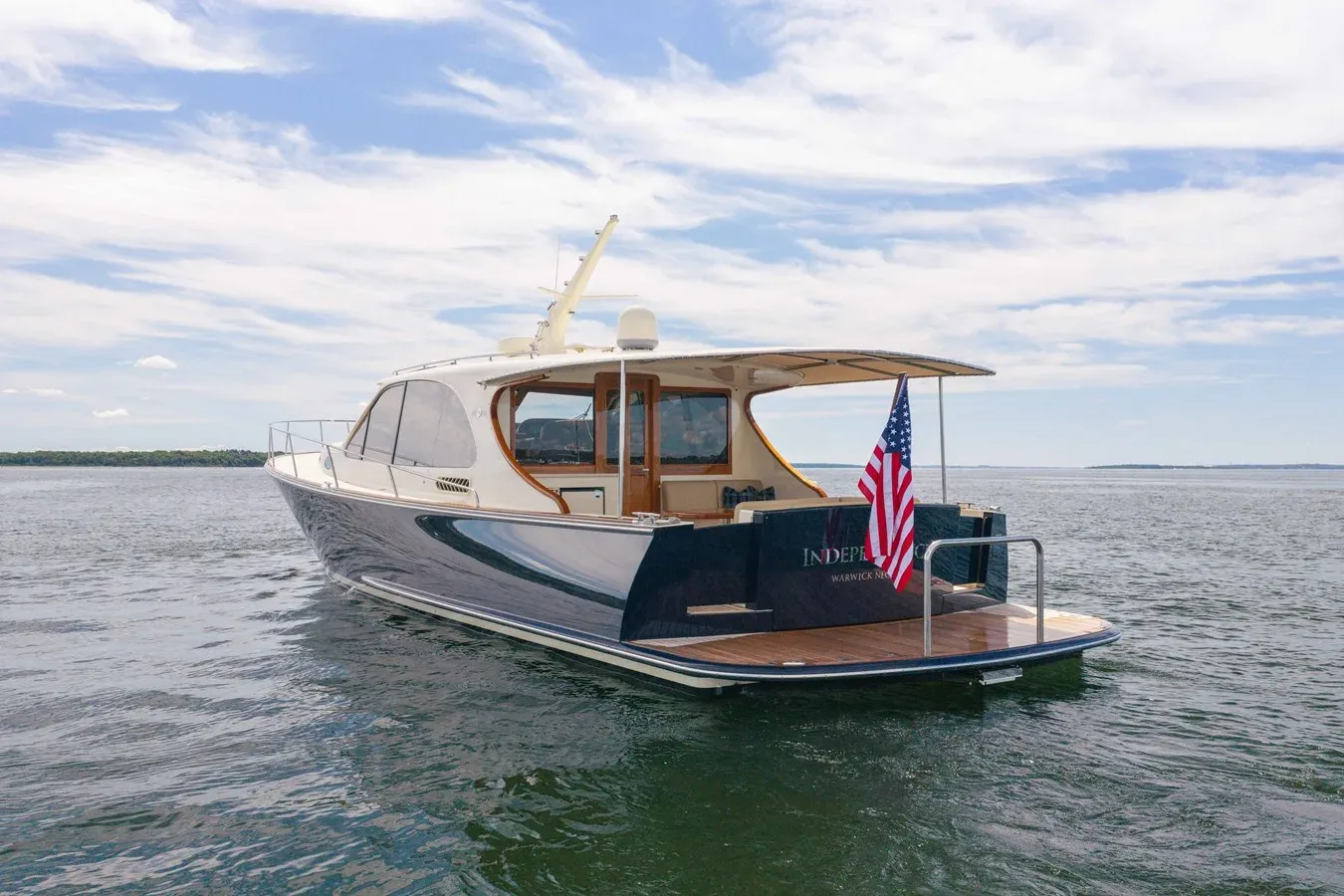 best yacht sales deals INDEPENDENCE Palm Beach 55 Sedan