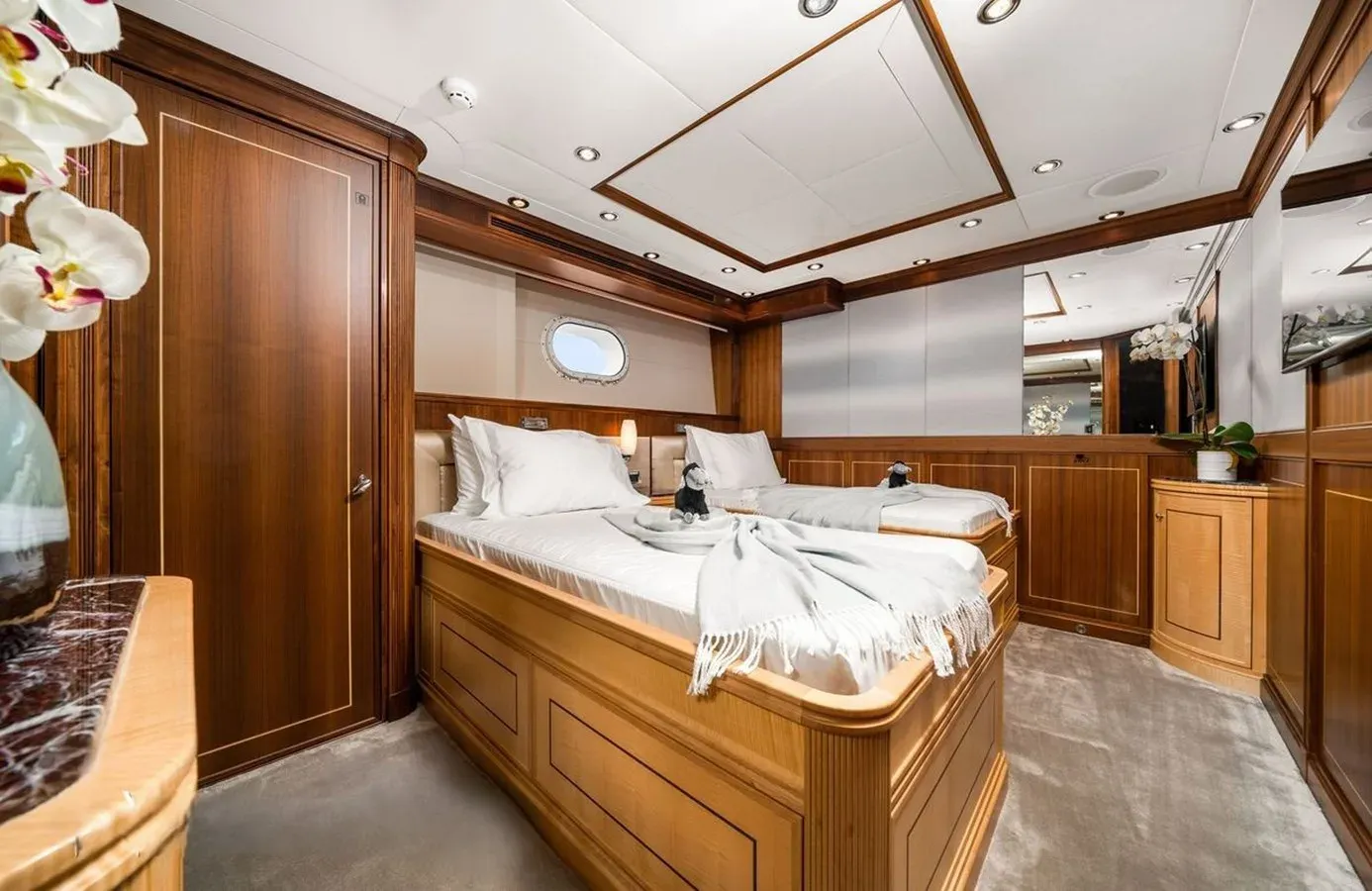 Купить яхту BLACKSHEEP - PALMER JOHNSON в Shestakov Yacht Sales