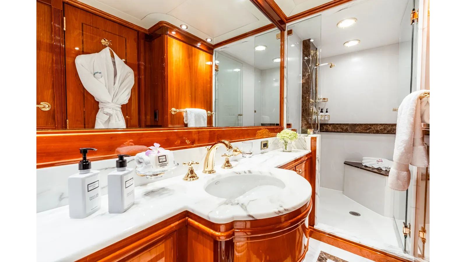 the best price on TEMPTATION Raised Pilothouse