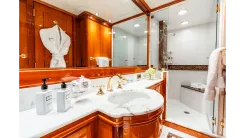 the best price on TEMPTATION Raised Pilothouse
