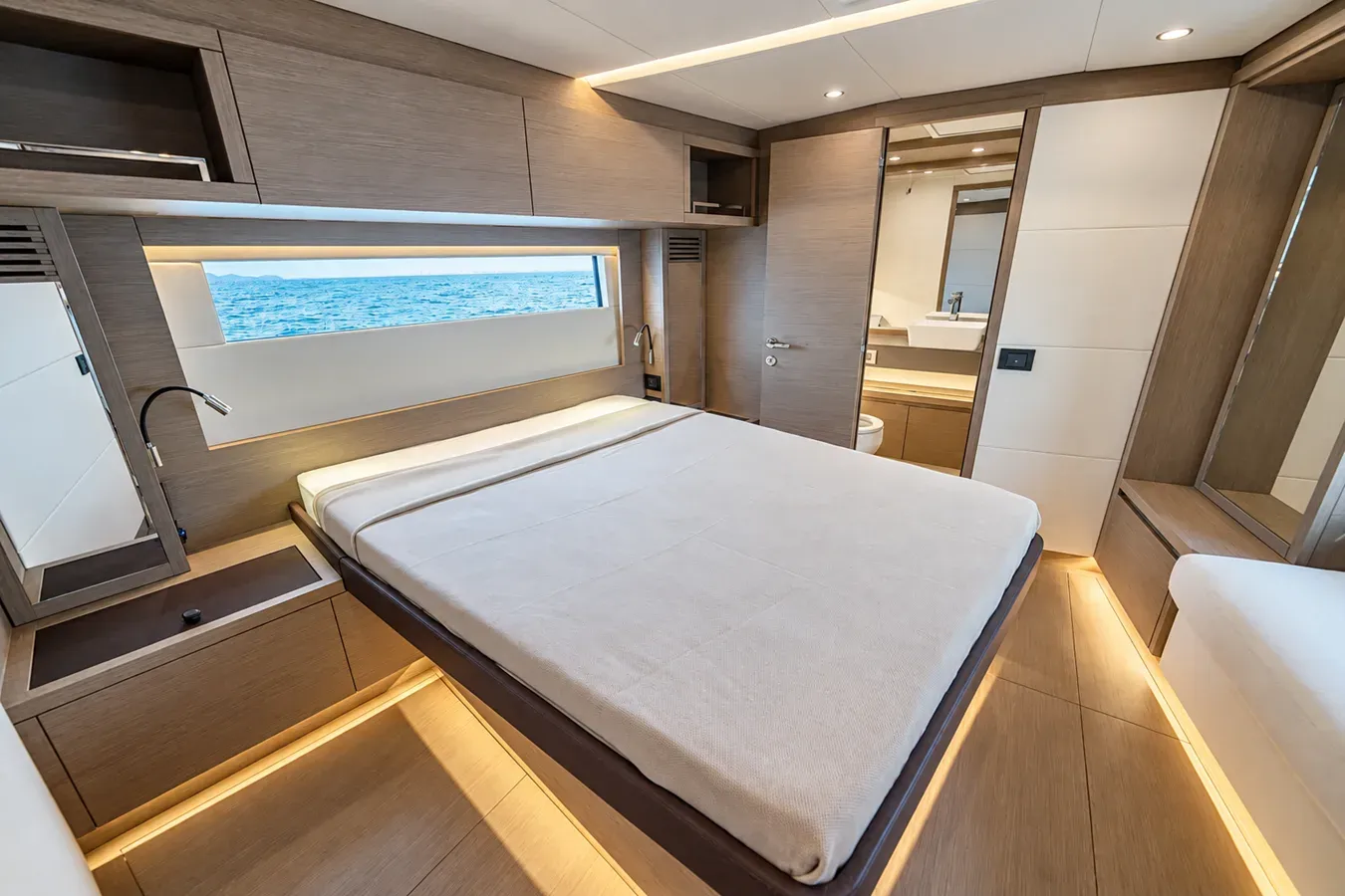 Buy a ENDOR GT52 at Shestakov Yacht Sales
