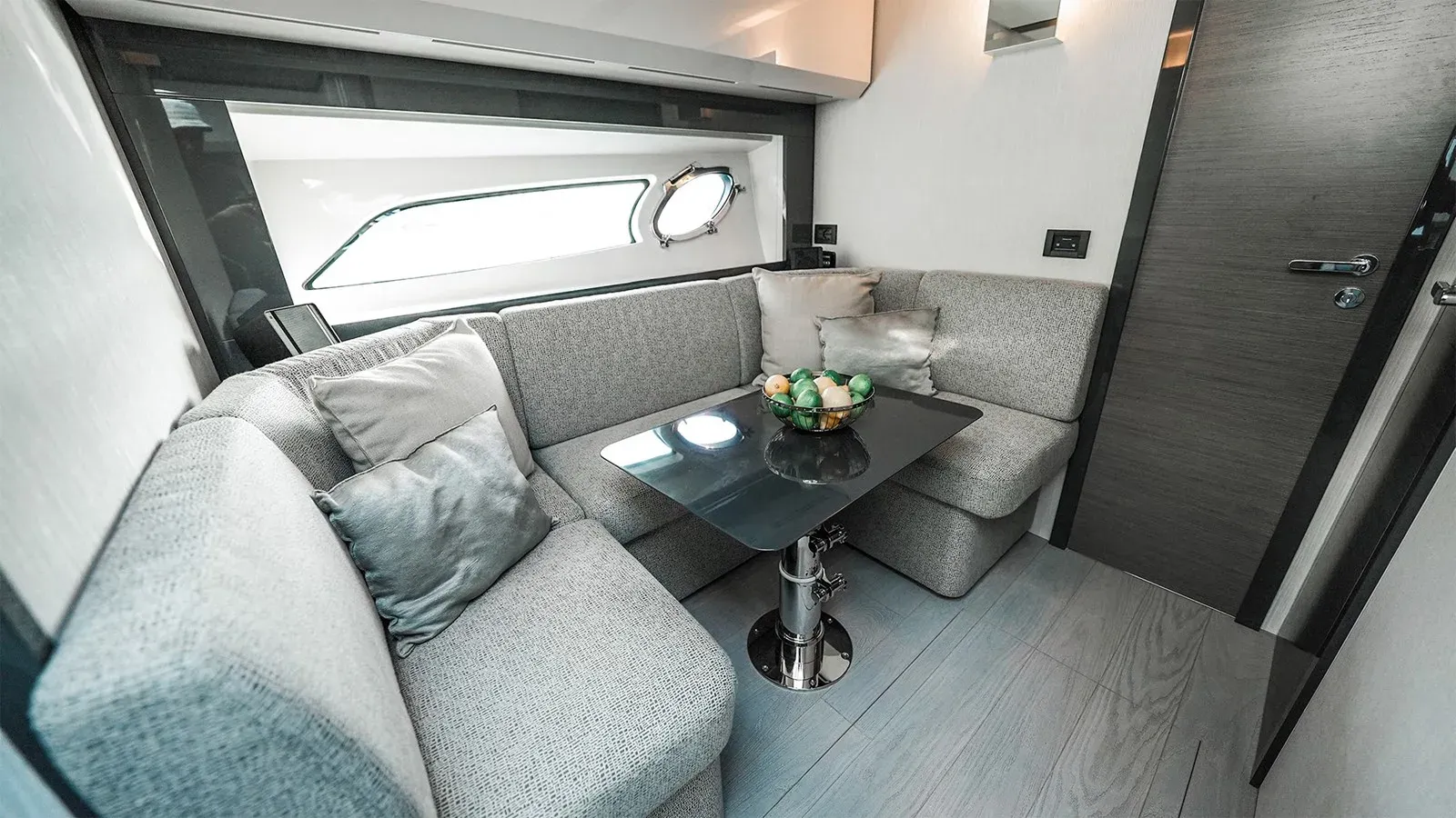 SOLARA - PERSHING yacht sale