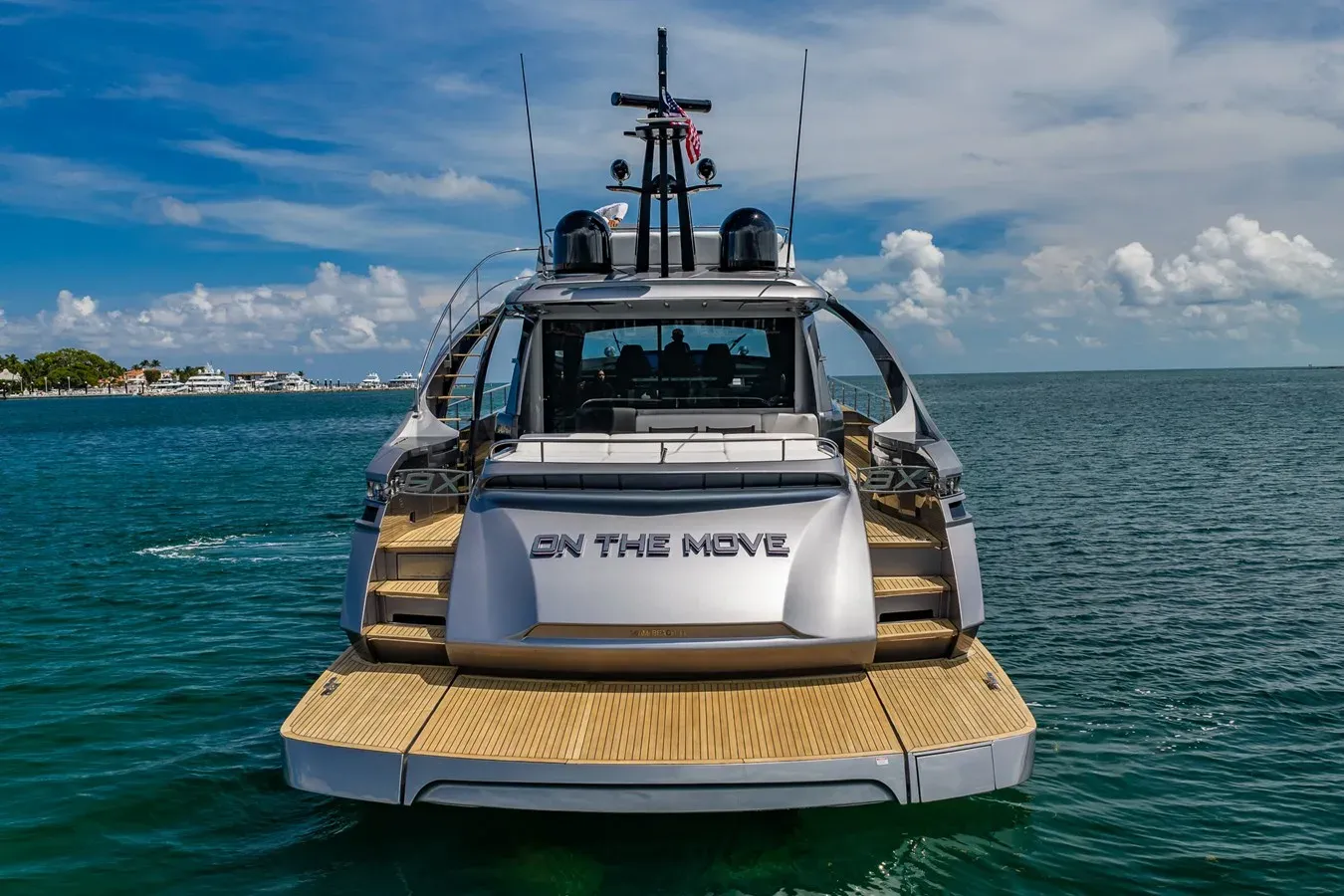 Buy a yacht ON THE MOVE - PERSHING