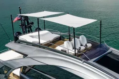 Buy a yacht ON THE MOVE - PERSHING