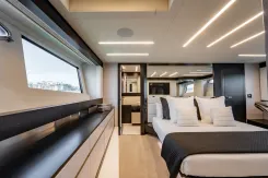 Buy a yacht ON THE MOVE 8X