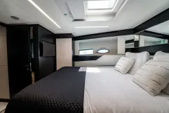 Buy a yacht ON THE MOVE - PERSHING