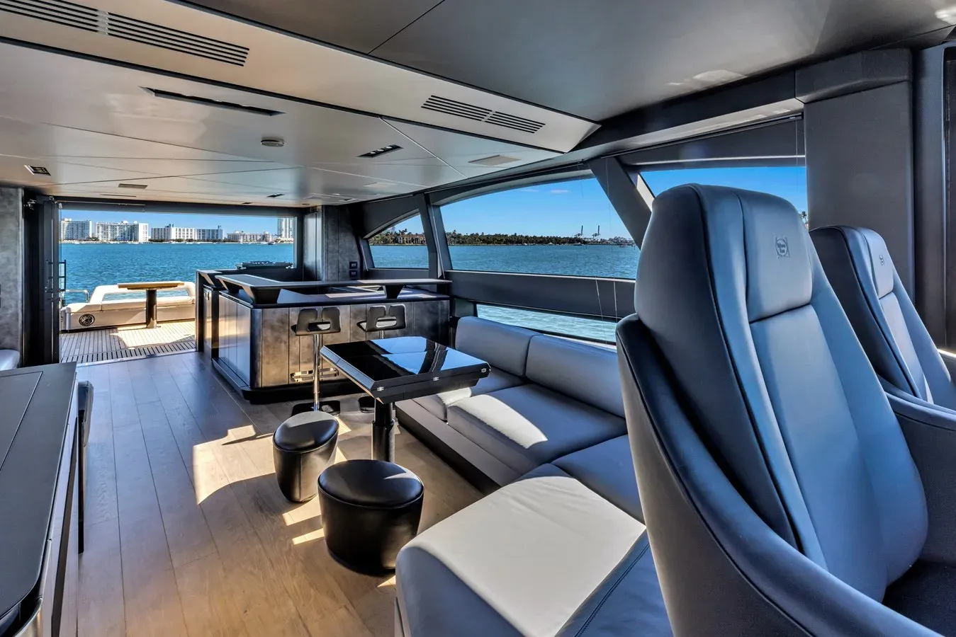 Buy a yacht CIAO - PERSHING