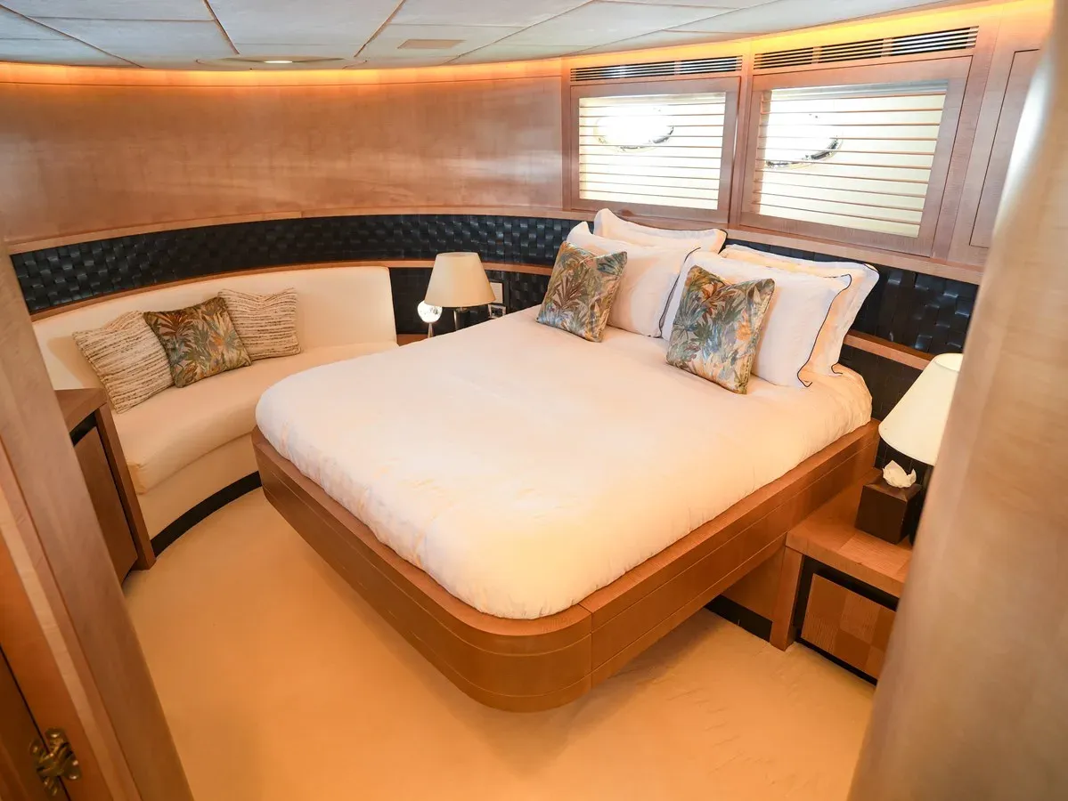 Buy a yacht SORAYA PERSHING 115