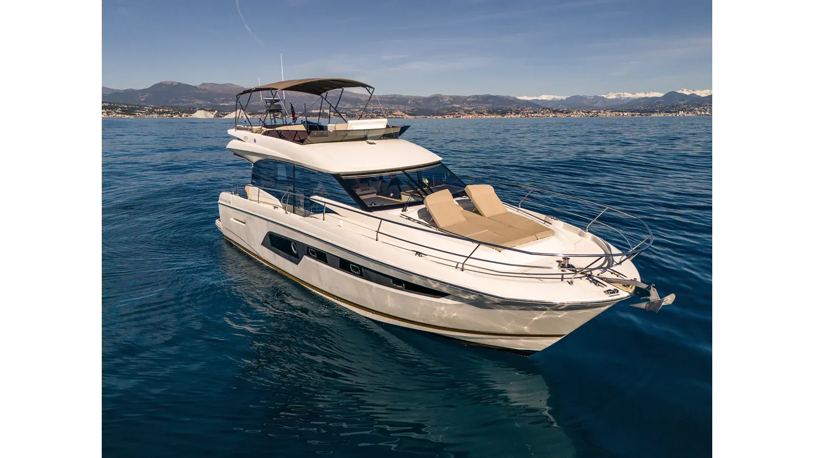 Купить яхту OLETA 520 Fly в Shestakov Yacht Sales