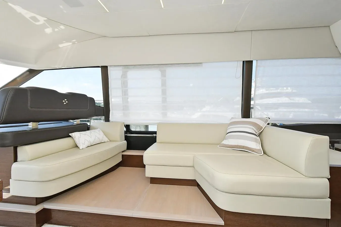 Buy a yacht 2020 Prestige 59ft 590