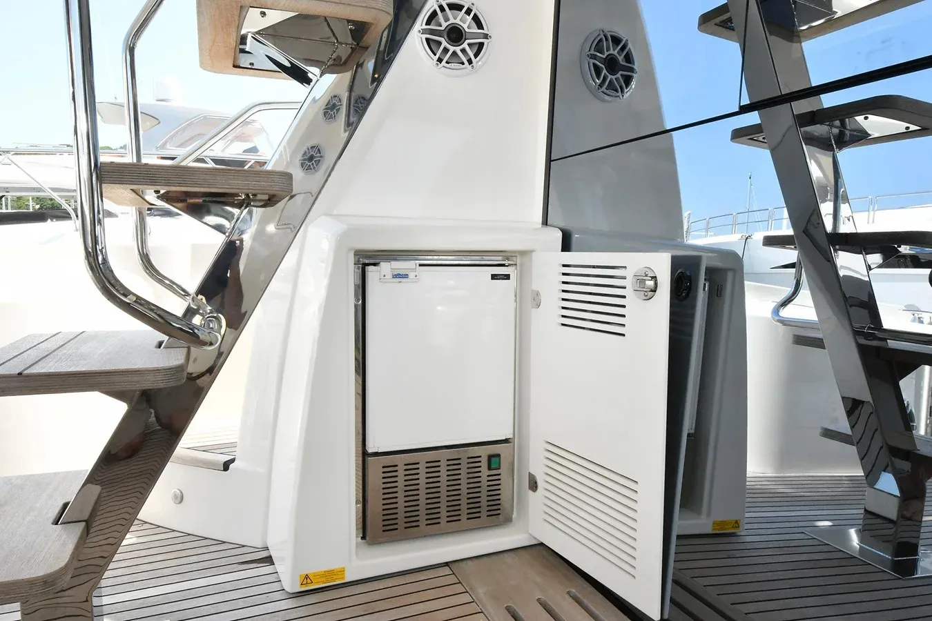 Buy a yacht 2020 Prestige 59ft 2020