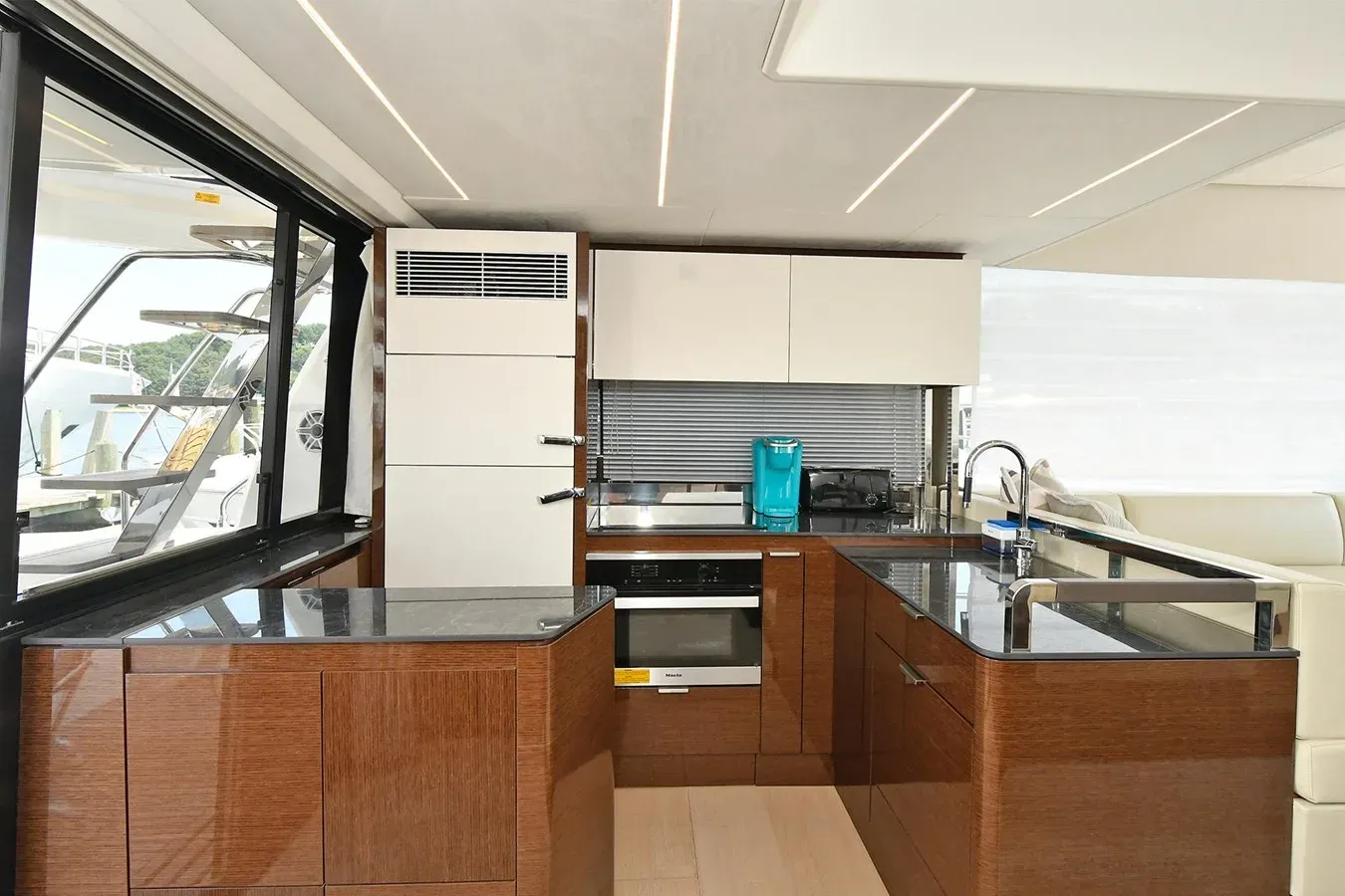 best yacht sales deals 2020 Prestige 59ft