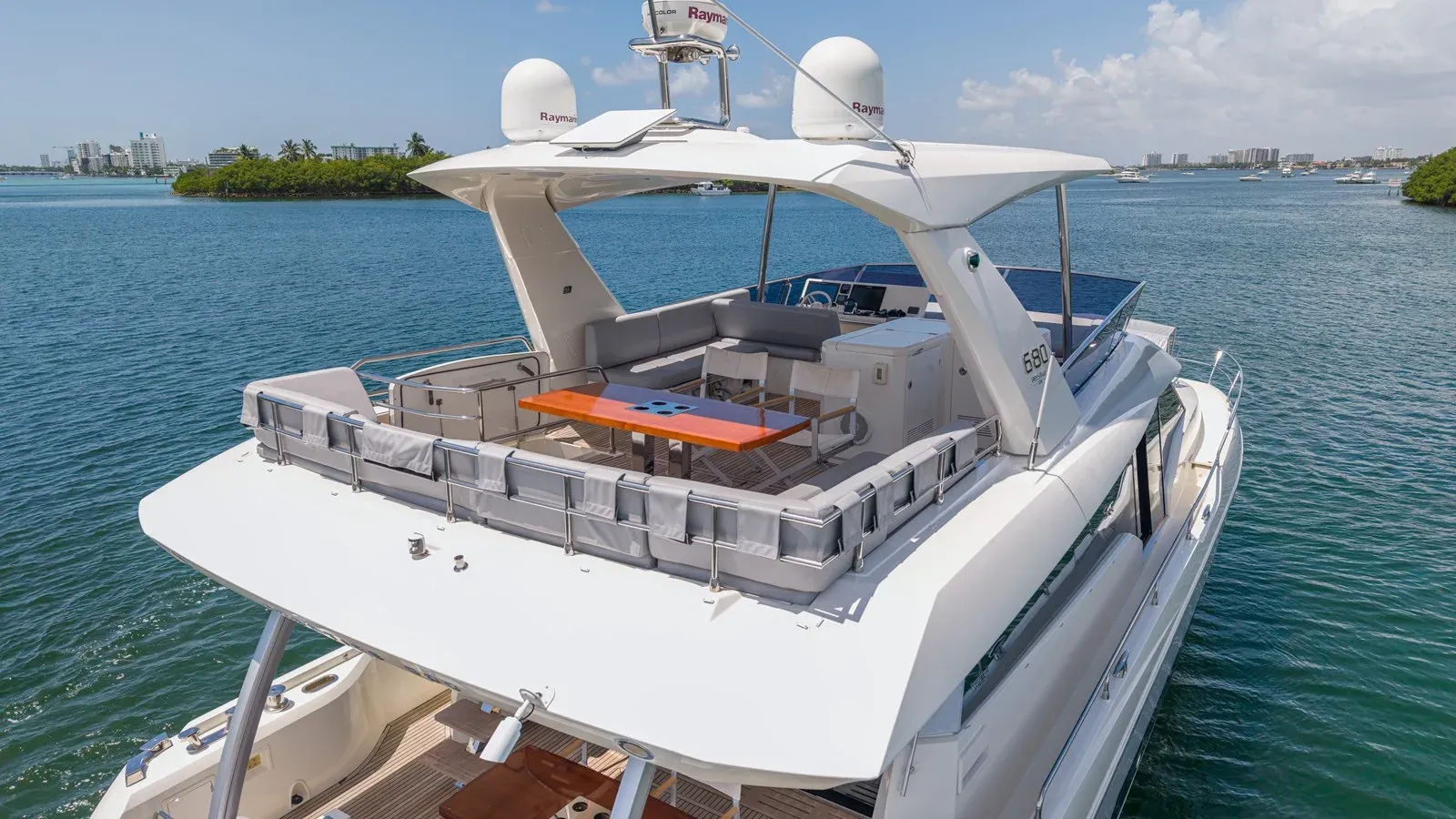 Buy a yacht NA 68