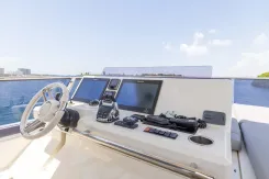 Buy a yacht NA