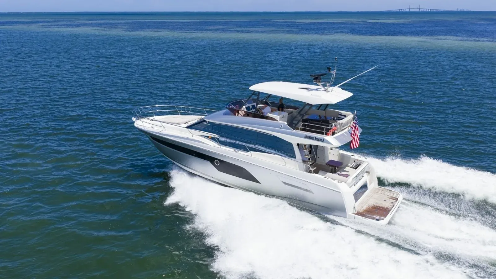 Купить яхту EMOTIONAL RESCUE 9 - PRESTIGE в Shestakov Yacht Sales