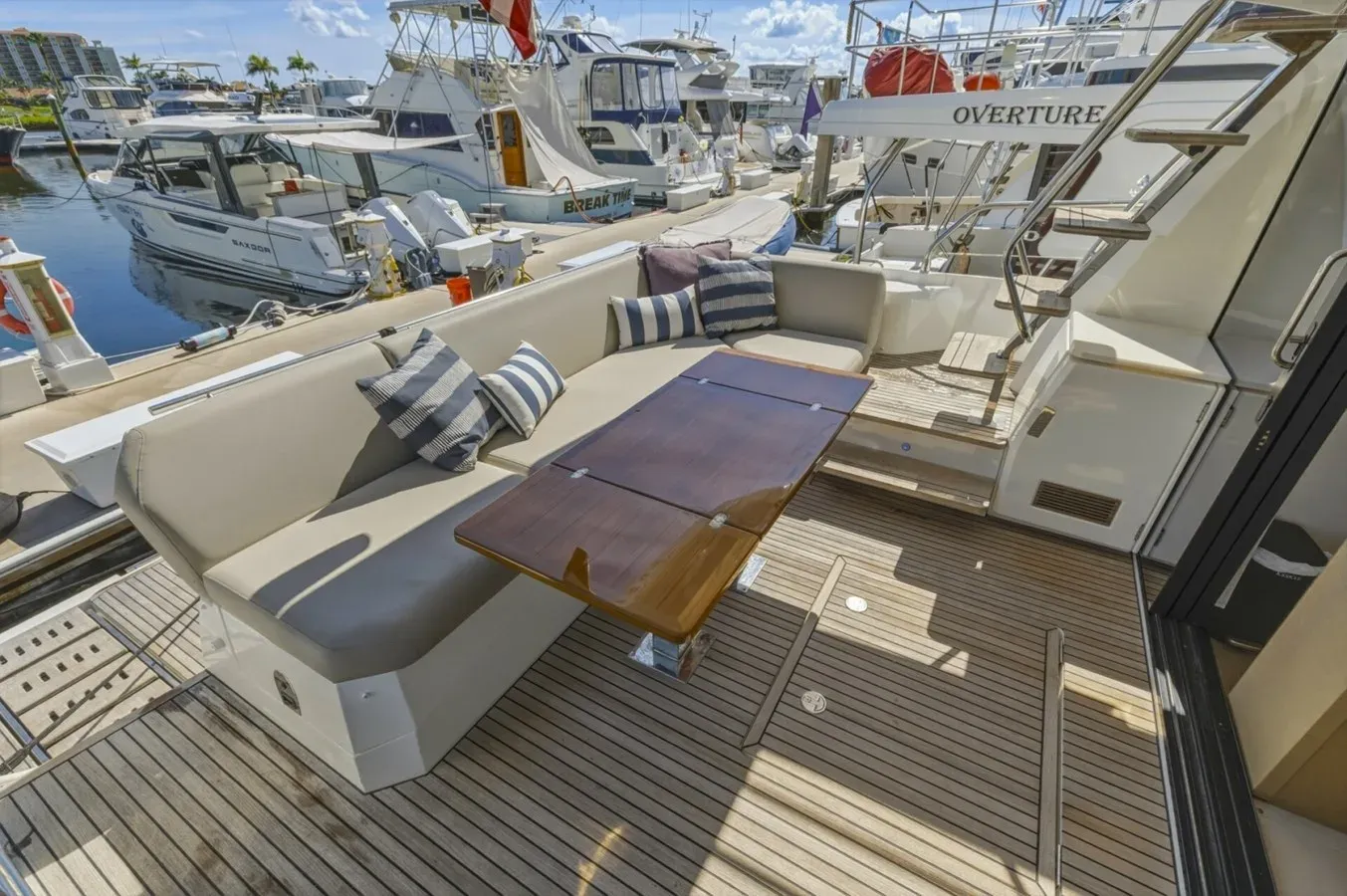 Купить яхту EMOTIONAL RESCUE 9 в Shestakov Yacht Sales