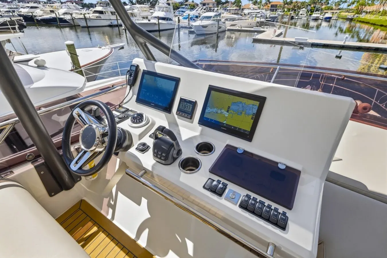 Купить яхту EMOTIONAL RESCUE 9 2022 в Shestakov Yacht Sales